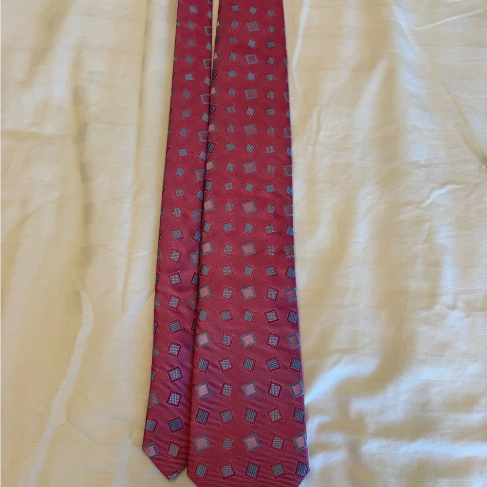 David Donahue Burgundy Silk Tie with Blue Geometric Motif